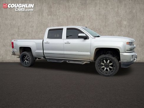 Used 2018 Chevrolet Silverado 1500 LTZ Z71 w/ LTZ Plus Package AWD/4WD image 10