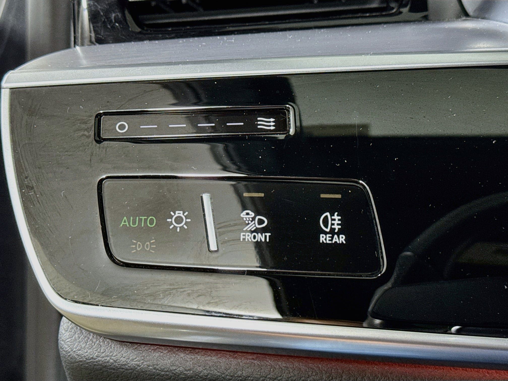 Used 2023 Audi S8 w/ S8 Comfort Plus Package AWD/4WD image 15