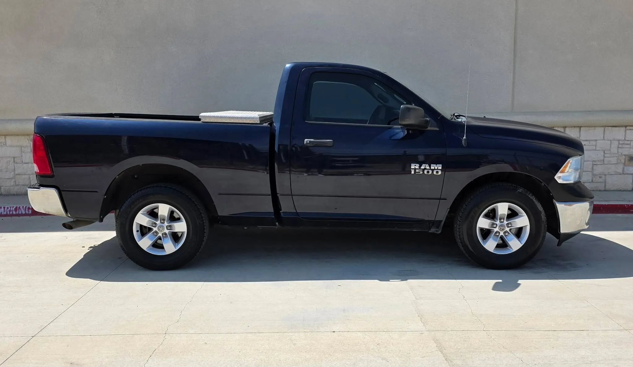 Used 2016 RAM 1500 Tradesman w/ Chrome Appearance Group RWD image 2