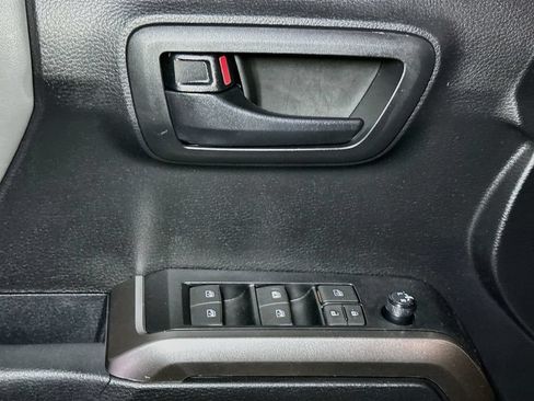 Certified 2020 Toyota Tacoma SR5 AWD/4WD image 19