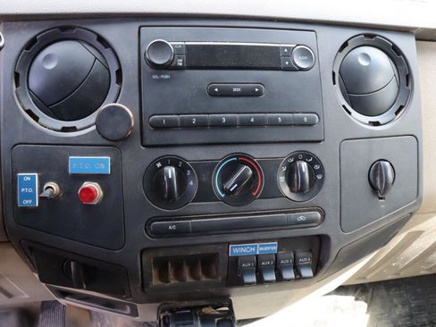 Used 2009 Ford F550 4x4 Crew Cab Super Duty image 13