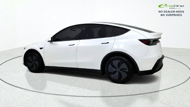 Used 2026 Tesla Model Y AWD image 5