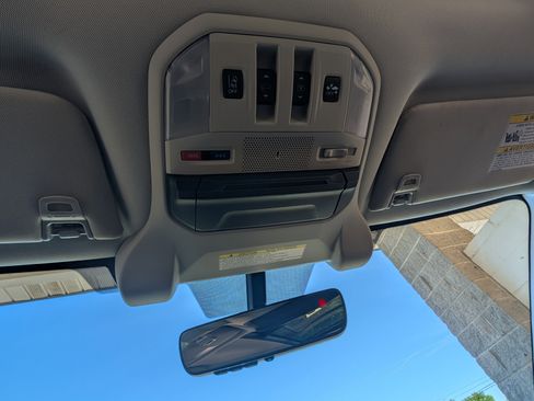 Used 2022 Subaru Ascent Limited w/ Technology Package image 32