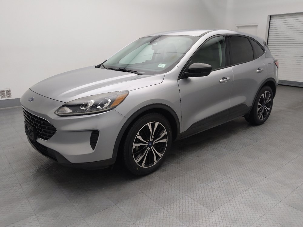 Used 2022 Ford Escape SE w/ SE Sport Appearance Package FWD image 2