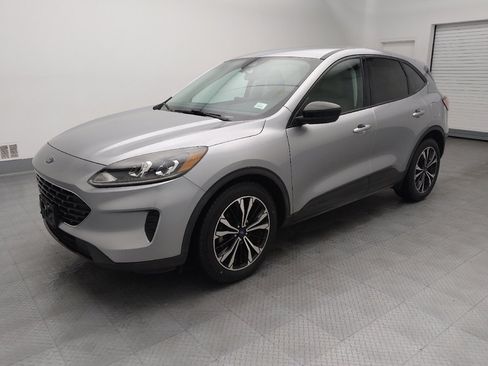 Used 2022 Ford Escape SE w/ SE Sport Appearance Package FWD image 2