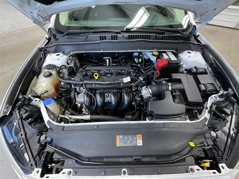 Used 2018 Ford Fusion SE FWD image 29