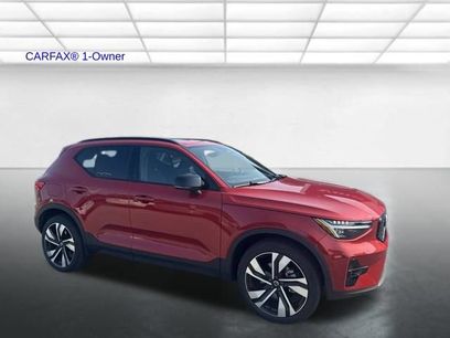 Used 2025 Volvo XC40 B5 Plus w/ Climate Package