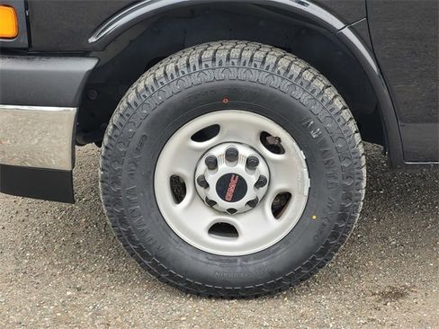 Used 2023 GMC Savana 3500 Extended w/ Driver Convenience Package image 10