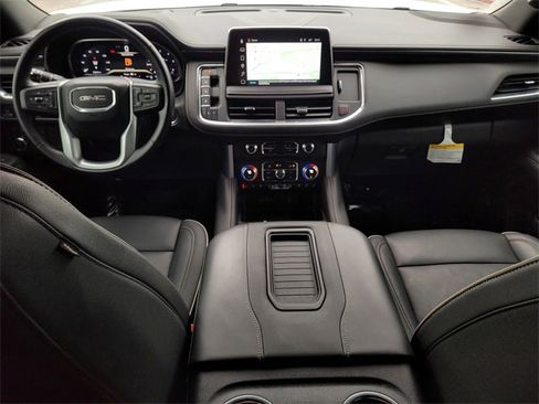 Used 2023 GMC Yukon XL SLT w/ SLT Premium Package image 11