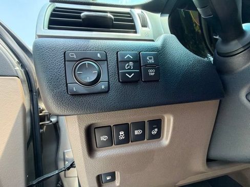 Used 2022 Lexus GX 460 Luxury w/ Sport Design Package AWD/4WD image 26