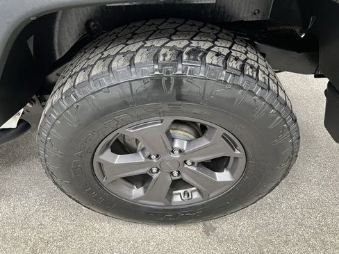 Used 2016 Jeep Wrangler Unlimited Sport w/ Connectivity Group image 19