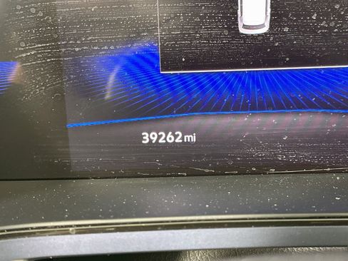 Used 2022 Volkswagen Taos SE FWD image 19
