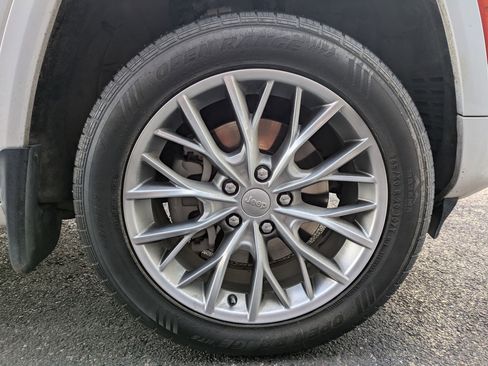 Used 2022 Jeep Grand Cherokee L Summit w/ MOPAR Finishing Package image 30