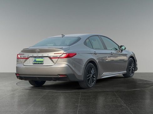 Used 2025 Toyota Camry SE FWD image 9