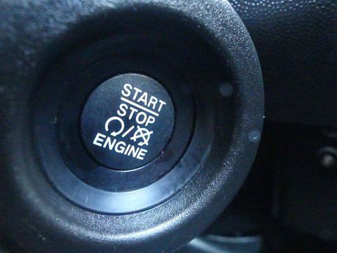 Used 2025 RAM ProMaster 2500 w/ U-Haul Equipment Group FWD image 16