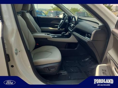 Used 2026 Toyota Grand Highlander AWD image 19