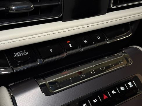New 2026 Lincoln Aviator AWD image 31