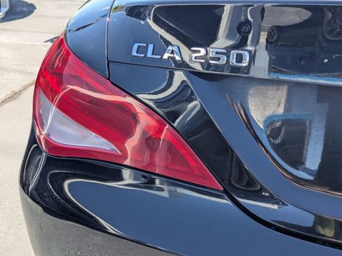 Used 2019 Mercedes-Benz CLA 250 4MATIC image 5