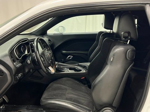 Used 2016 Dodge Challenger R/T Scat Pack RWD image 13