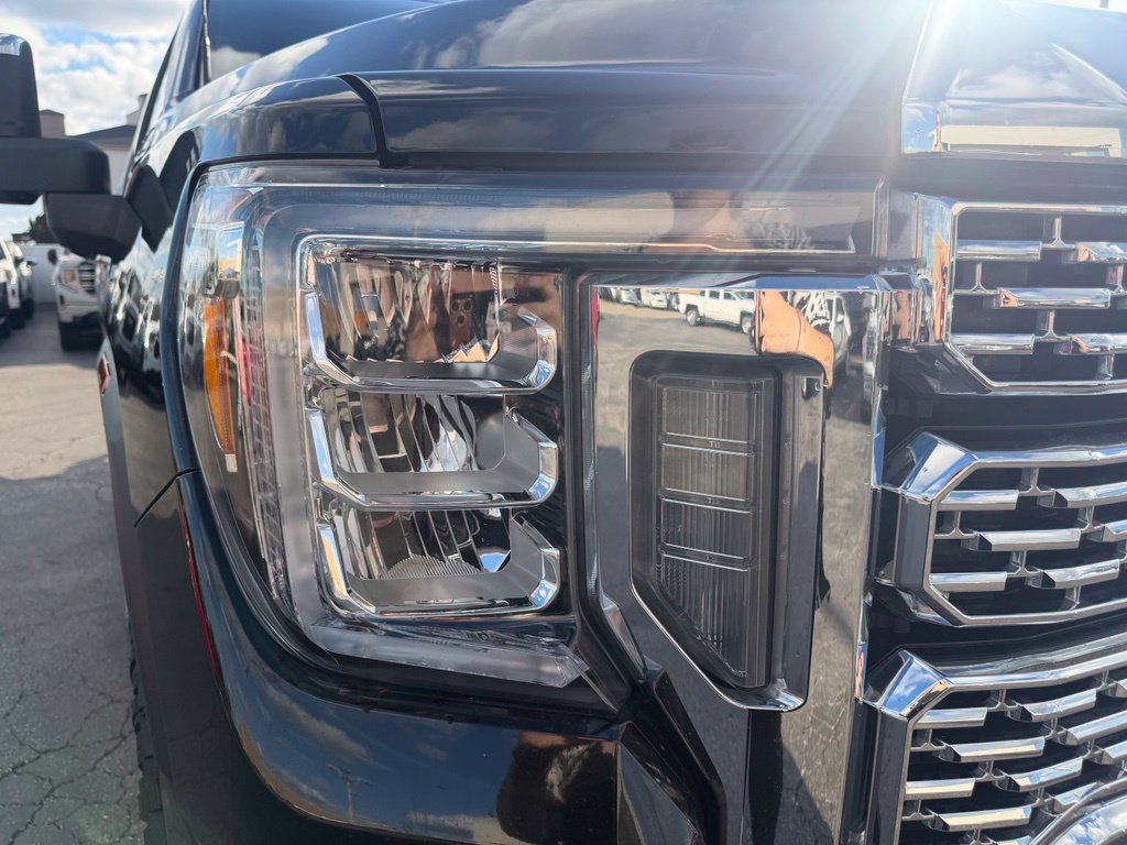Used 2020 GMC Sierra 2500 Denali w/ Technology Package AWD/4WD image 7