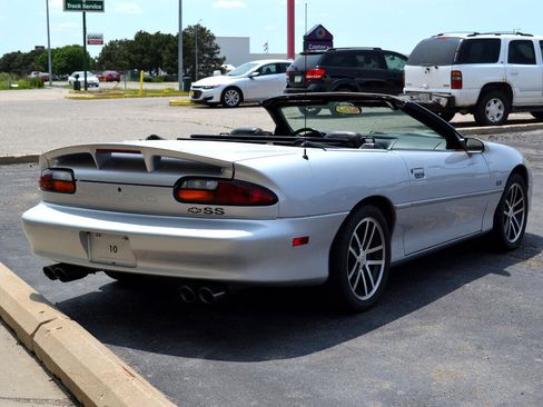 Used 2002 Chevrolet Camaro Z28 w/ SS Performance/Appearance Pkg image 7