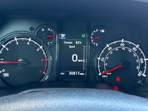 Used 2024 Toyota 4Runner SR5 AWD/4WD image 33