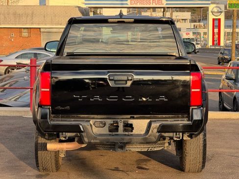 Used 2024 Toyota Tacoma TRD Off-Road image 13