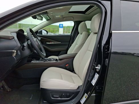 Certified 2025 MAZDA CX-30 AWD 2.5 S w/ Premium Package image 13