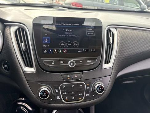 Used 2025 Chevrolet Malibu LT image 23