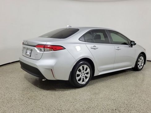 Used 2025 Toyota Corolla LE FWD image 5