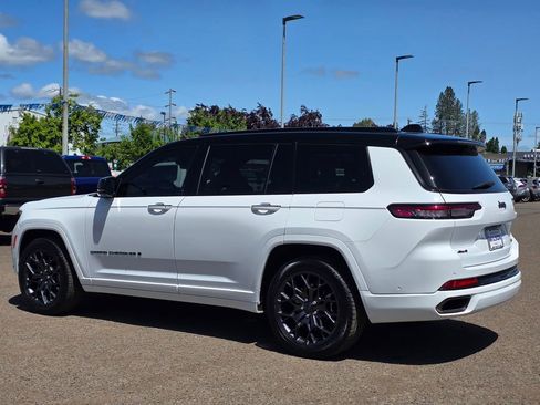 Used 2025 Jeep Grand Cherokee L Summit AWD/4WD image 35
