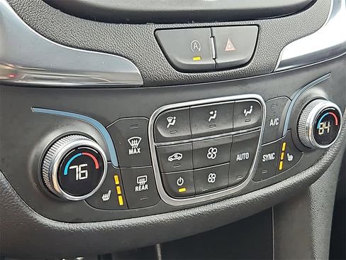 Used 2022 Chevrolet Equinox LT image 13