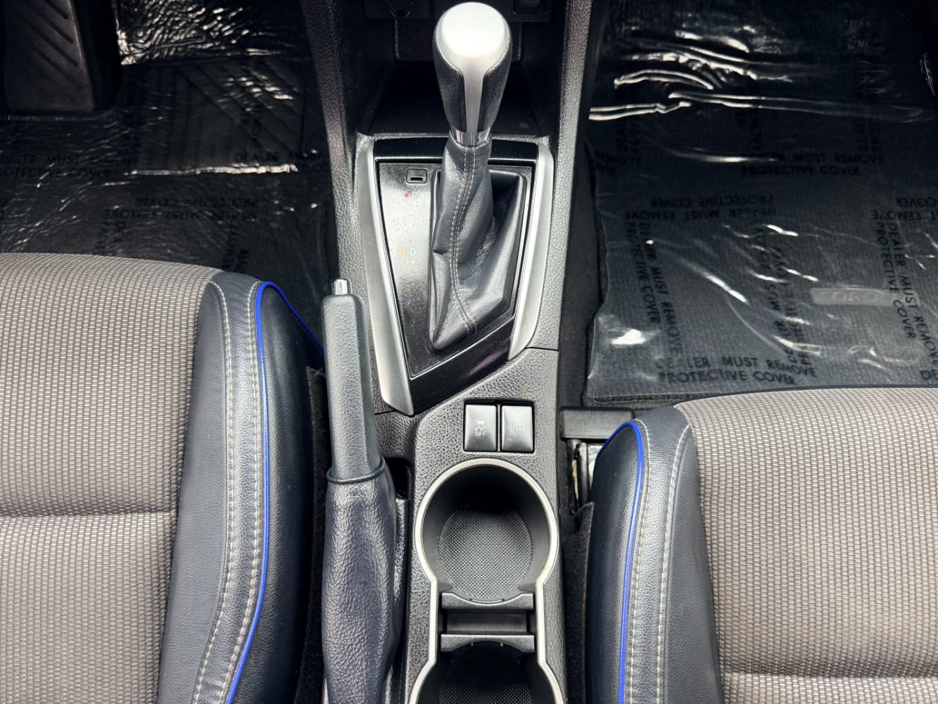 Used 2017 Toyota Corolla SE w/ Carpet Mat Package (TMS) FWD image 16