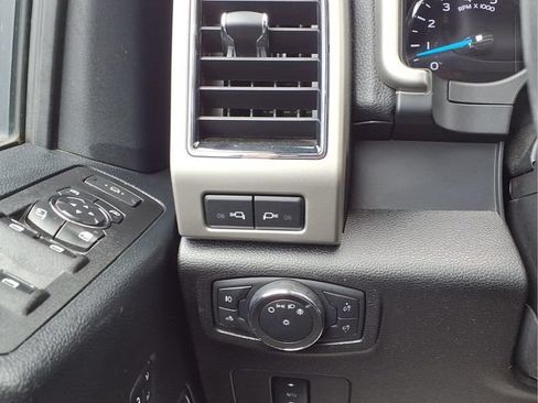 Used 2021 Ford F250 Lariat w/ Lariat Value Package AWD/4WD image 12