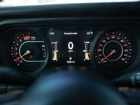 Used 2024 Jeep Wrangler Unlimited Sport AWD/4WD image 21