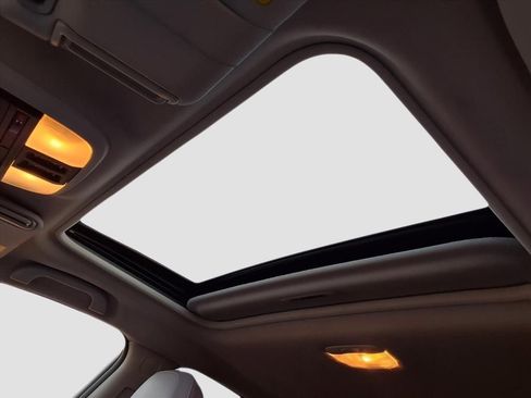 Used 2018 Subaru Crosstrek 2.0i Limited image 16