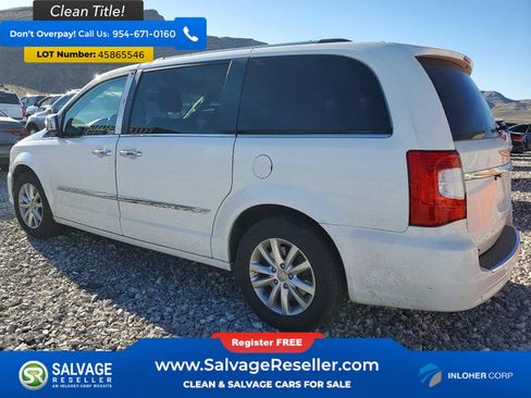 Used 2015 Chrysler Town & Country Limited Platinum image 3