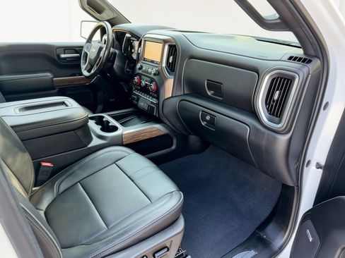 Certified 2019 Chevrolet Silverado 1500 High Country w/ High Country Premium Package AWD/4WD image 30