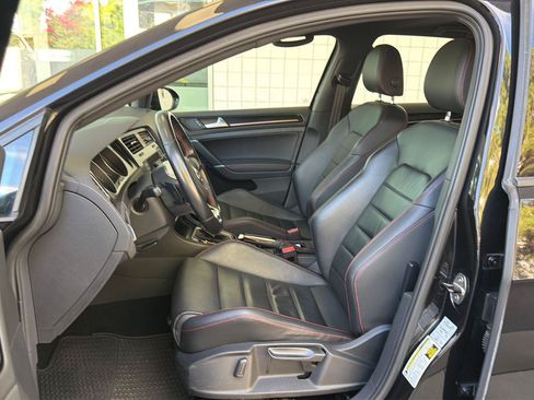 Used 2016 Volkswagen GTI SE FWD image 17
