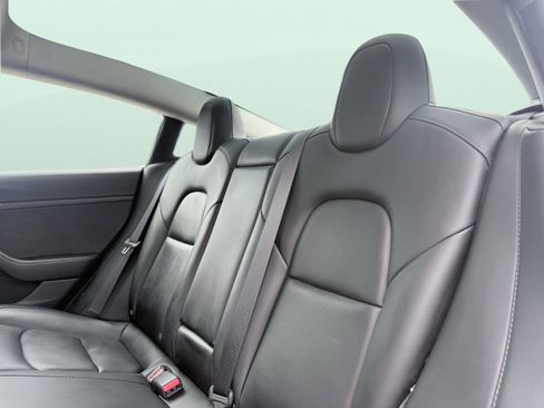 Used 2023 Tesla Model 3 Standard Range image 34