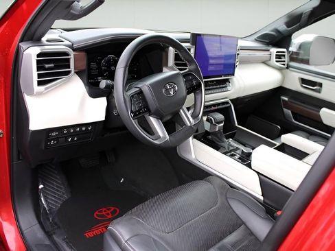 Used 2023 Toyota Sequoia Capstone image 9