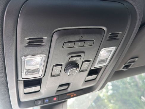 Used 2022 Chevrolet Tahoe LT w/ LT Signature Plus Package RWD image 32