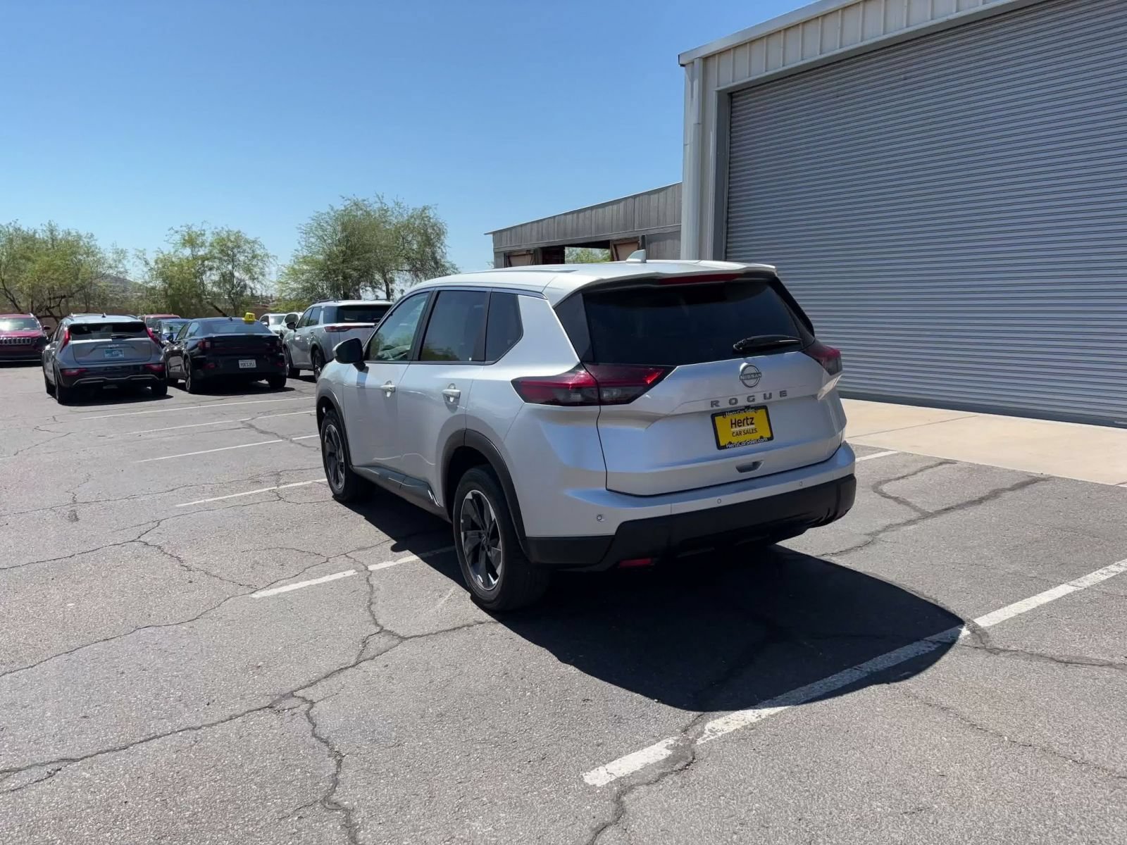 Used 2025 Nissan Rogue SV FWD image 10