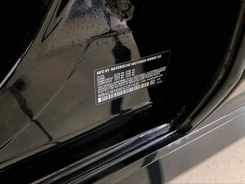 Used 2025 BMW 740i image 32