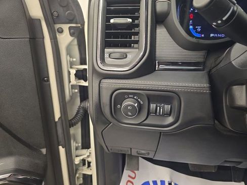Used 2024 RAM 2500 Limited AWD/4WD image 37