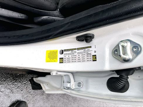 Used 2024 Toyota RAV4 LE AWD/4WD image 33