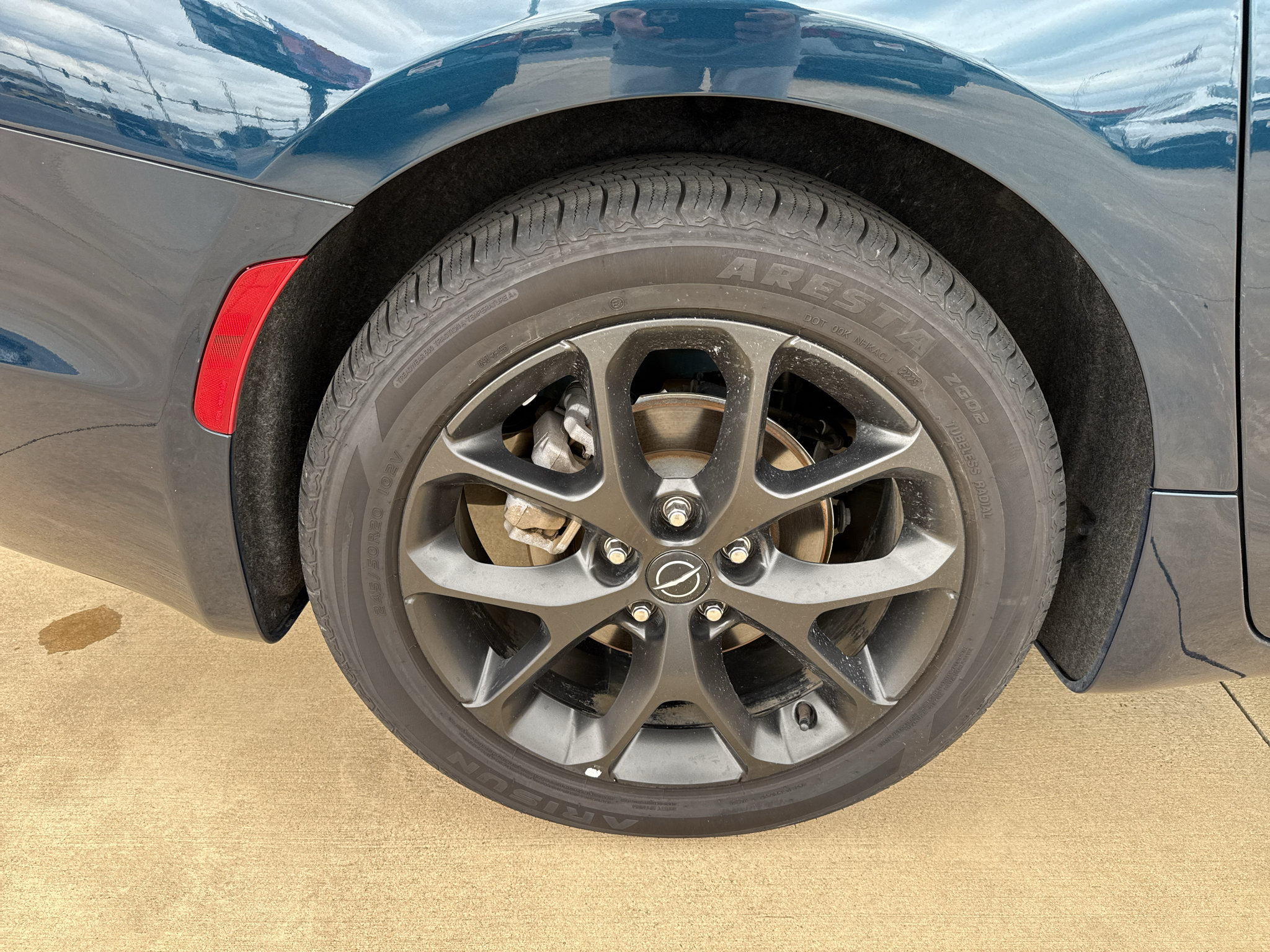 Used 2025 Chrysler Pacifica Limited FWD image 13
