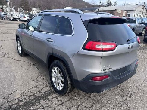 Used 2015 Jeep Cherokee Latitude w/ Cold Weather Group image 9