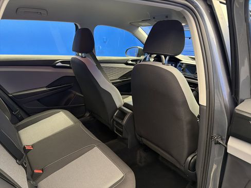 Used 2022 Volkswagen Taos S image 24