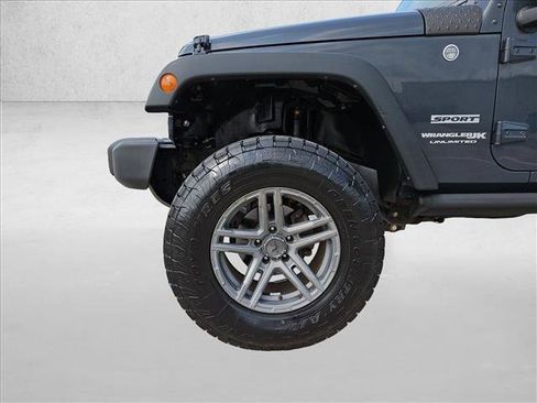 Used 2018 Jeep Wrangler Unlimited Sport S AWD/4WD image 22